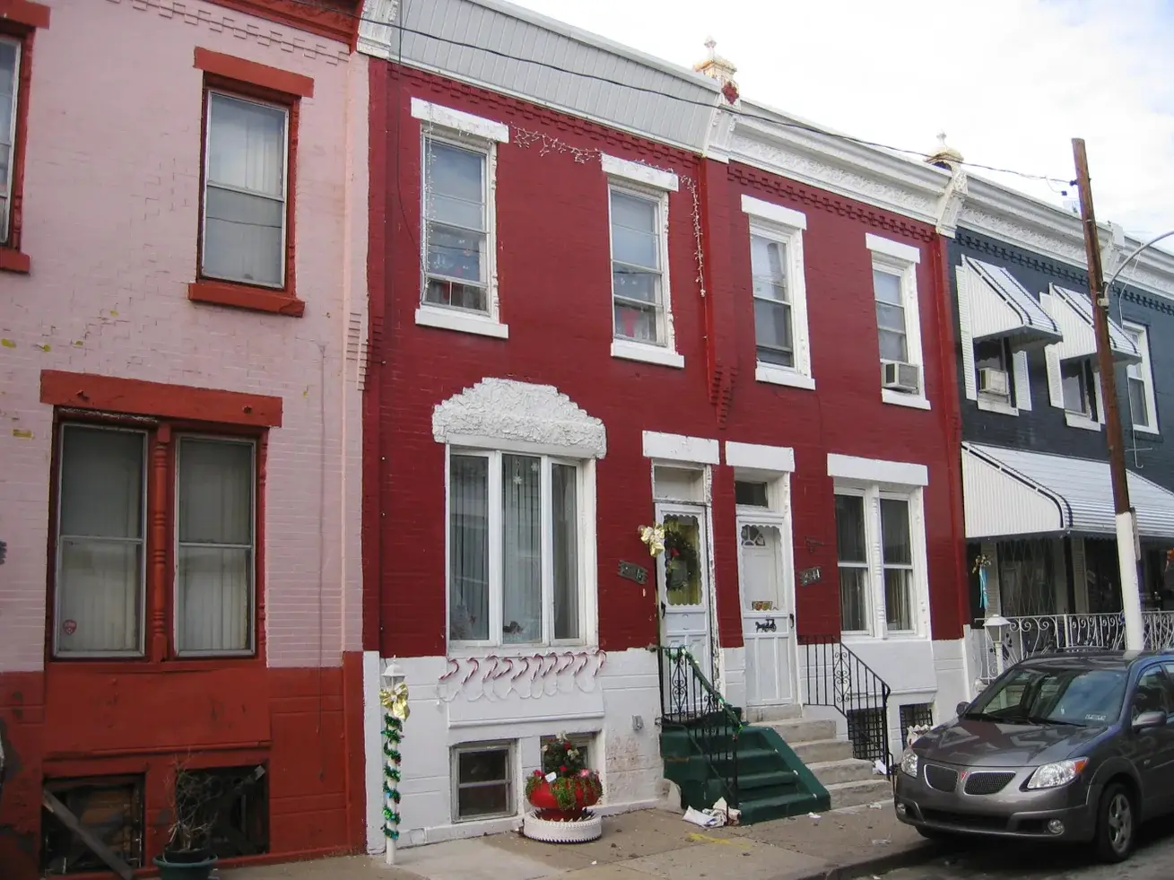 Brick rowhomes in Strawberry Mansion